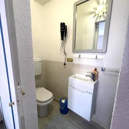 Guest house Imperia85 Lt 3*